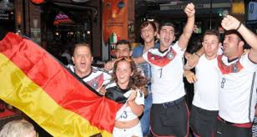 ALMANLAR TATİLİ ÇOK SEVİYOR