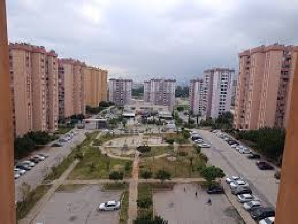 ARTIK İPİNİ KOPARAN SİTE YÖNETEMEYECEK
