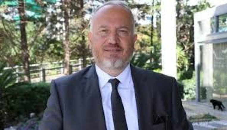 BAŞKANLIĞA YENİDEN ADAY OLUYOR