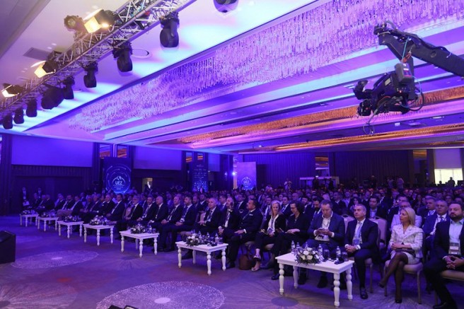 BU ZİRVE HEM MİLLİ HEM DE ULUSLARARASI ÖNEME HAİZ