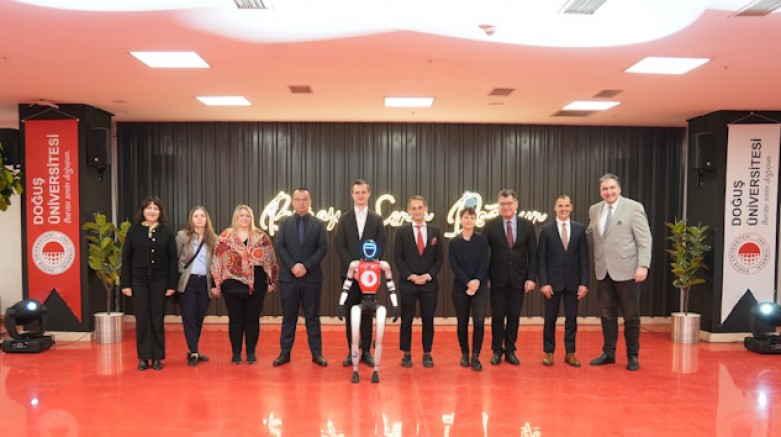 DOĞUŞ ÜNİVERSİTESİ HEDEE KİLİTLENDİ