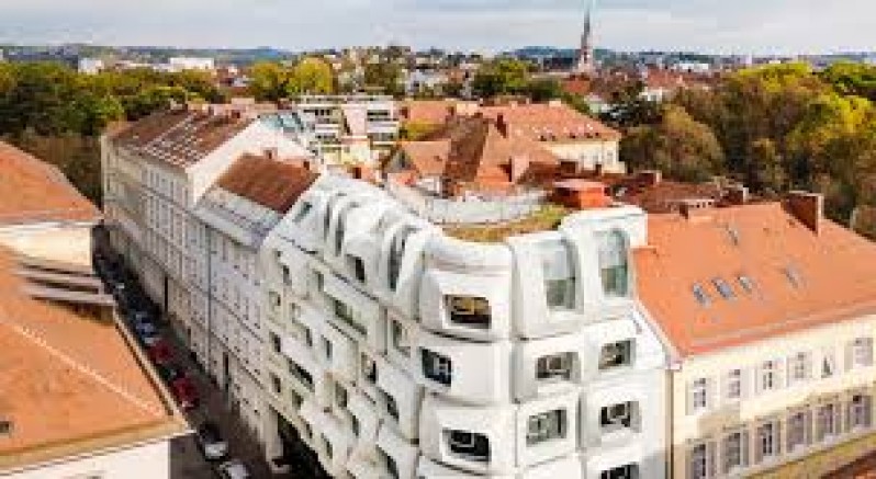 EFSANEVİ MİMARIN EFSANEVİ TASARIIM OTEL AÇIK ARTTIRMAYLA SATILIYOR