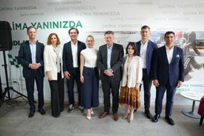 İZMİR'DE ANLAMLI BULUŞMA