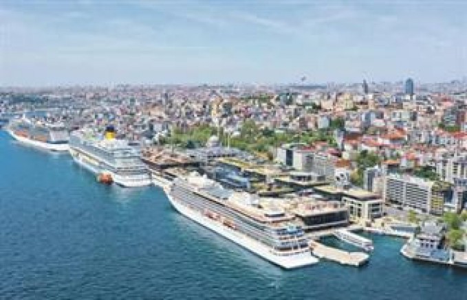 KRUVAZİYERDE 1,7 MİLYON YOLCU REKORU! ŞİMDİ SIRA LİMAN KAPASİTESİNDE