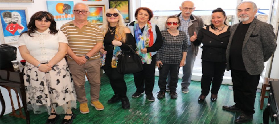 ANNE SEVGİSİ TABLOLARA TAŞINDI