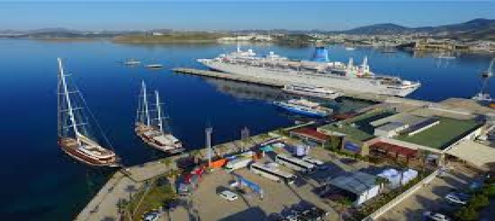 BODRUM YOLCU LİMANI YENİLENİYOR