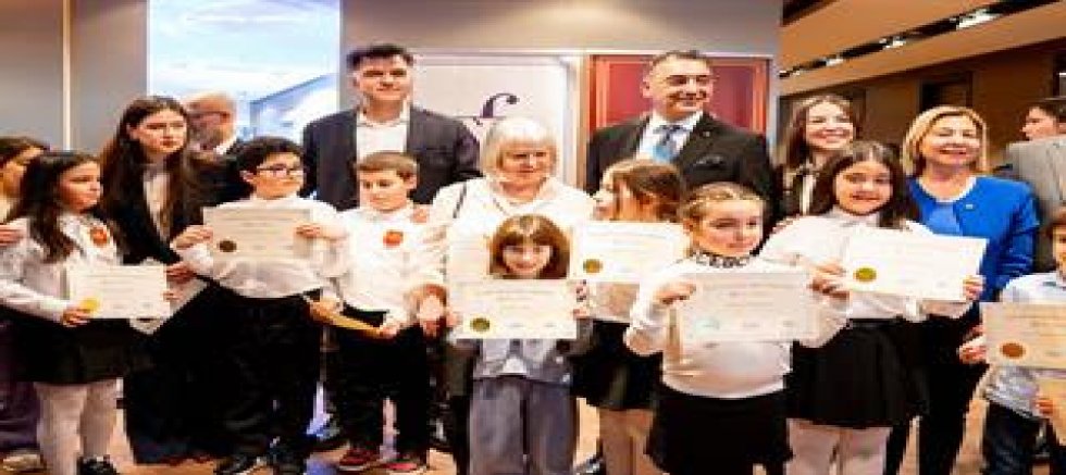 CENTRAL HOSPITAL’DA “DOĞUDAN BATIYA ÇOCUK GÖZÜNDEN GELECEĞİN DÜNYASI” TEMALI RESİM SERGİSİ AÇILDI