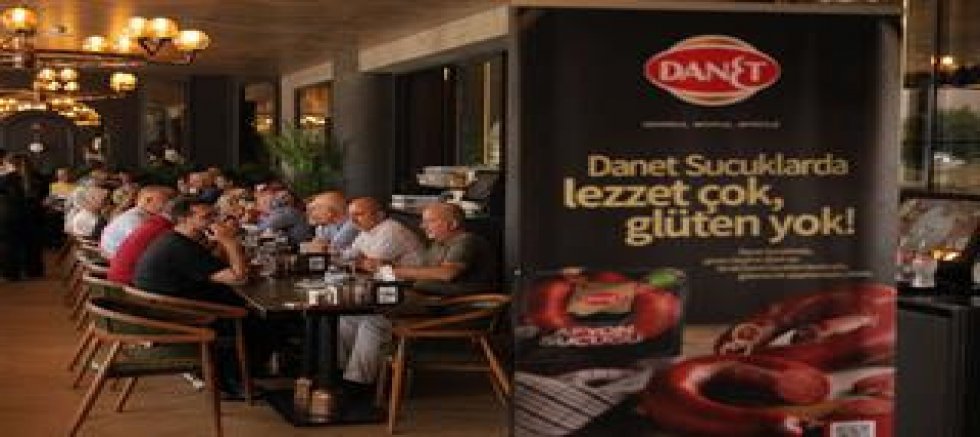 DANET'TEN İLGİNÇ AĞIRLAMA