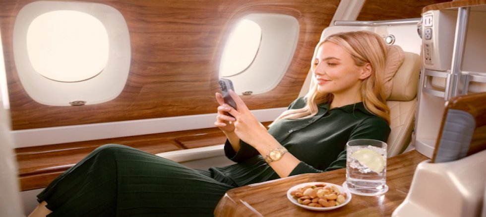 EMIRATES YÜKSEKLERDEN UÇURMAYI SÜRDÜRÜYOR