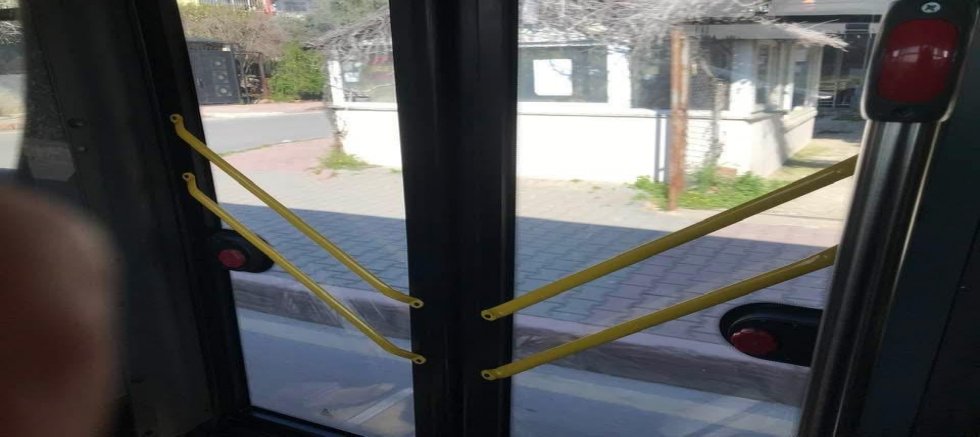 MERSİN  OTOBÜSLERİNE DİKKAT ELİNİZ SIKIŞABİLİR HÂTTA KIRILABİLİR