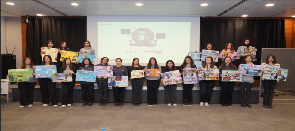 PZİTİF AYRIMCI ETKİNLİKTE KADINLARA ÖZEL SUNUMLAR YAPILDI