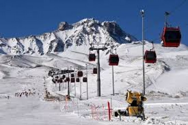 NE ULUDAĞ NE KARTALKAYA NE KAPTEPE; KIŞ TURİZMİNİN EFENDİSİ ERCİYES!!!