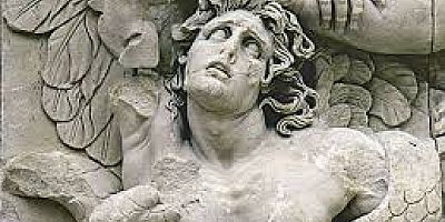 27 BİNE YAKIN TARİHİ ESER ANAVATANINA  DÖNDÜRÜLDÜ