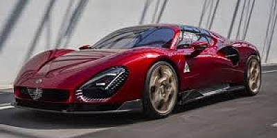 ALFA ROMEO 33 STRADALE OTOMOTİVİN ADETA KÜKREYEN ASLANI OLDU