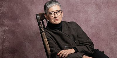 AYFER TUNÇ: “KADINLARIN EDEBİYATI PEK ÇOK ERKEĞİN EDEBİYATINDAN İYİ”