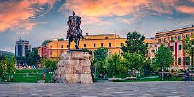 AYIKMA MI? EVHAM MI? PARANOYA MI? GERÇEK Mİ?