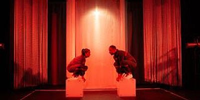 BU OYUNA KİLİTLENEBİLİRSİNİZ