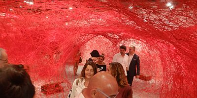 CHİARU SHIOTA ‘DÜNYALAR ARASINDA’ SERGİSİ İLE İSTANBUL MODERN’DE SANATSEVERLERLE BULUŞTU