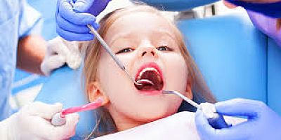 ÇOCUKARDA DİŞ SAĞLĞI EN AZ TÜM SAĞLIK SORUNLARI KADAR  EHEMMİYET ARZEDİYOR