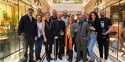 ÇOK ÖZEL BİR SEÇKİ