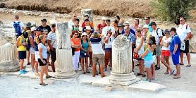 DİLE KOLAY 28 MİLYON 978 BİNİ AŞKIN TURİST