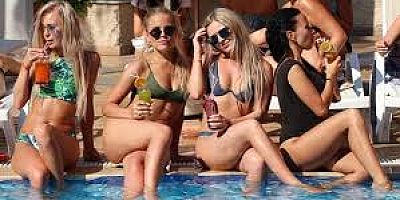 DÖVİZİN DÜŞMESİ RUS BEKLENTİSİNİ MİNİMİZE ETTİ