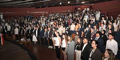 GELECEĞİN DİŞ HEKİMLERİ İZMİR’DE BULUŞTU