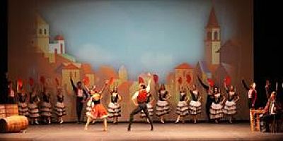 İSTANBUL GENÇ BALE TOPLULUĞU DON KİŞOT BALESİNİN PRÖMİYERİNİ GERÇEKLEŞTİRDİ