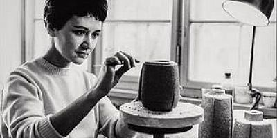 KAYADA BÜYÜDÜM BEN: MELİKE ABASIYANIK KURTİÇ’İN PRATİĞİNDEN TAŞAN SEÇKİ 15 OCAK’TA GALERİST’TE