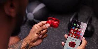 KENDİ KÜÇÜK, SESİ BÜYÜK: BEATS SOLO BUDS