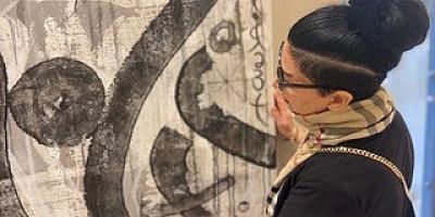 KENDİLİK / SELF SERGİSİ ÜZERİNE JALE İRİS GÖKÇE İLE MİNİ RÖPORTAJ