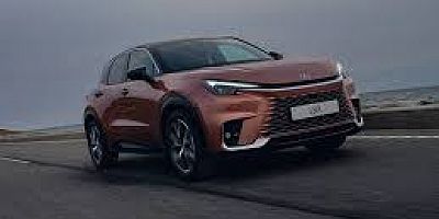 LEXUS LBX ÖDÜLE DOYMUYOR
