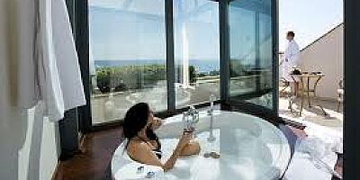 LÜKSE DÜŞKÜN RUSLAR DA TÜRKİYE'Yİ TERCİH EDİYOR