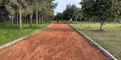 MERSİN’DE YÜRÜYÜŞ YOLU ENKAZ GİBİ!!!