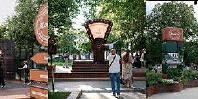MOSKOVA'DA YAZ BAŞKADIR