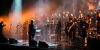 O CANLI PERFORMANS YAYINDA