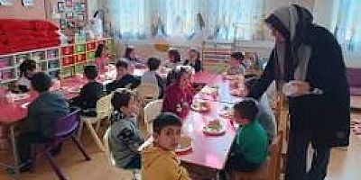 OKULDA DA SAĞLIKLI BESLENMELERİ LAZIM