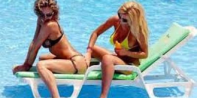 RUSLAR TATİLİ HAKİKATEN SEVİYORLAR