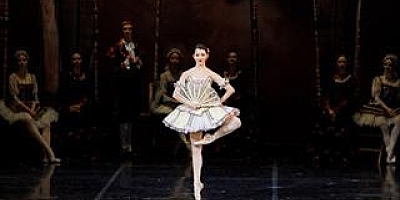 SANATA BİR İLK DAHA