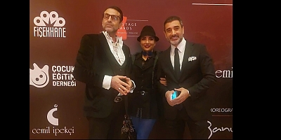 TASARIMCI TAŞ’TAN EMİRHANOĞLU’NA ÖZEL TASARLANMIŞ KOLYE FARKI!!!