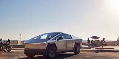 TESLA CYBERTLUCK GELİYOR