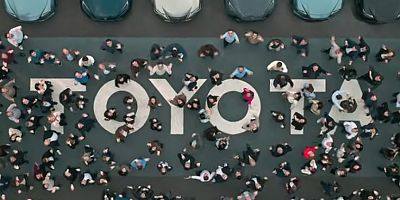 TOYOTA MUTLULUKLARI DA MUTLU ETMEYİ DE SEVER