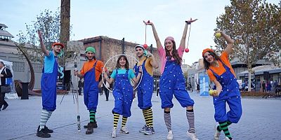 TÜRKİYE’DE BİR İLK:  SOKAK SANATÇILARI FESTİVALİ,  500 SANATÇIYI BİNLERCE İSTANBULLU ile  MÜZE GAZHANE’DE BULUŞTURDU!