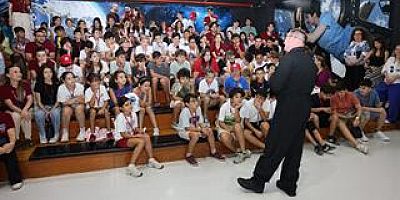 UZAY KAMPI TÜRKİYE’NİN ASTRONOTLARLA BULUŞMA GELENEĞİ CHRIS SEMBROSKI İLE SÜRDÜ