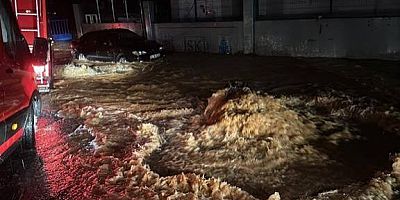 YAĞMUR LÜKS BİNALARI DA VURDU!!!