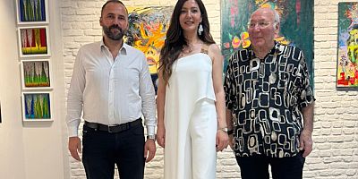 YAZ KOKLU SERGİ AÇILDI