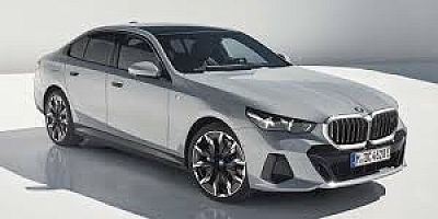 YENİLENMİŞ BMW 520İ GELİYOR