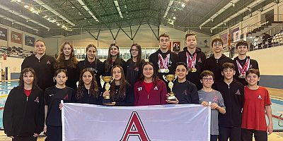 YÜZMEDE TARİH YAZDILAR