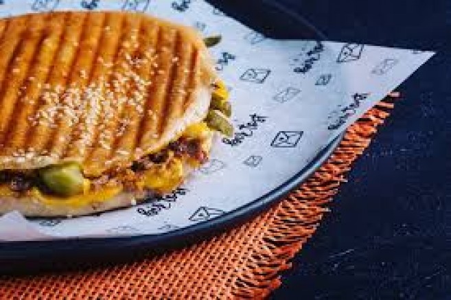 TÜRK TİPİ BÜFE HAMBURGERİ ZİNCİR MARKALARI AÇIK ARA SOLLADI